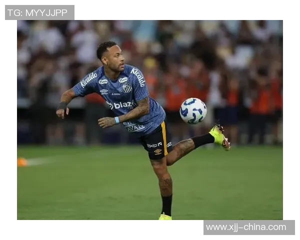 足球明星意外受重伤瞬间曝光引发球迷热议与关注